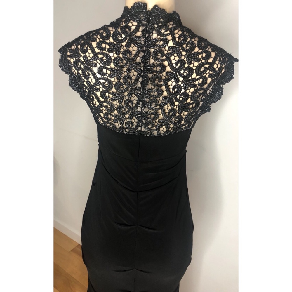 Gown - Picture 7 of 7